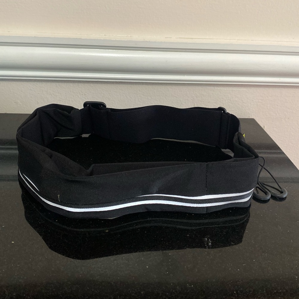 Belkin belt for iPhones / accessories - Picture 2 of 8